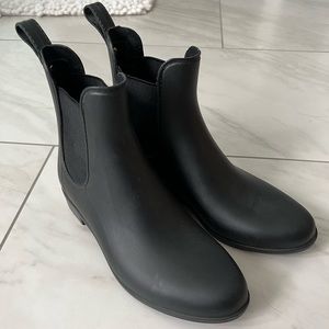 NWOT rain boots
